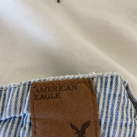 American Eagle distressed cutoff shorts - Picture 3 of 4